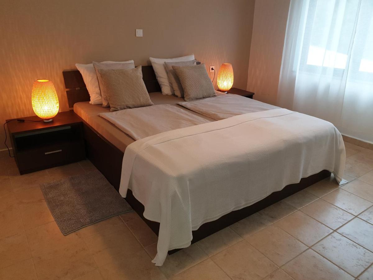 Apartments Suha Punta - Villa Babalonija Kampor Bagian luar foto